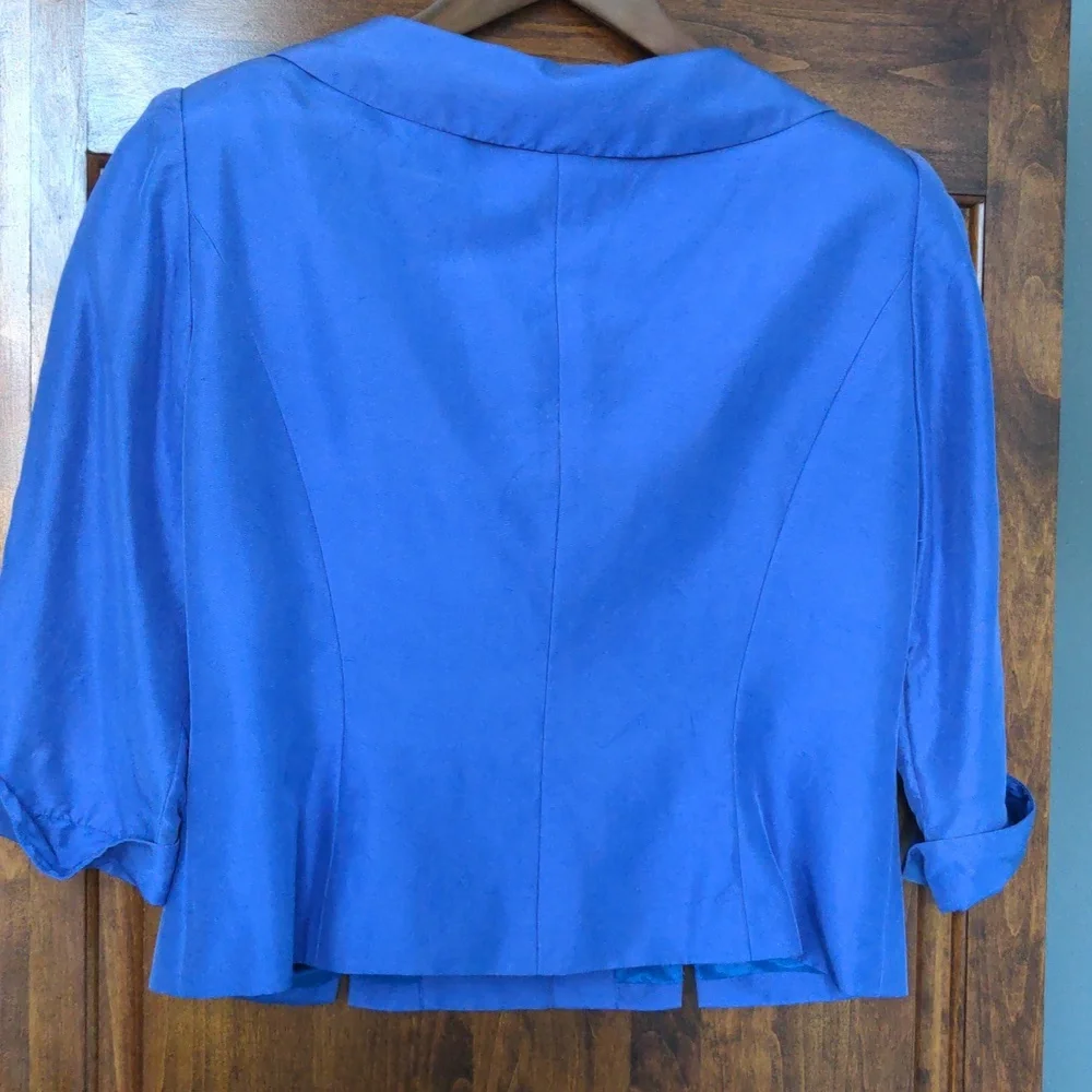Papell silk blouse, petite, size 8 , Lavender Blue dressy, fitted - Picture 3 of 11